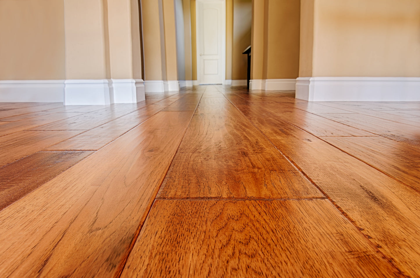 How to Remove Polyurethane From Hardwood Floors Without Sanding